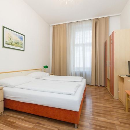 Pension Votiv Vienna Exterior photo
